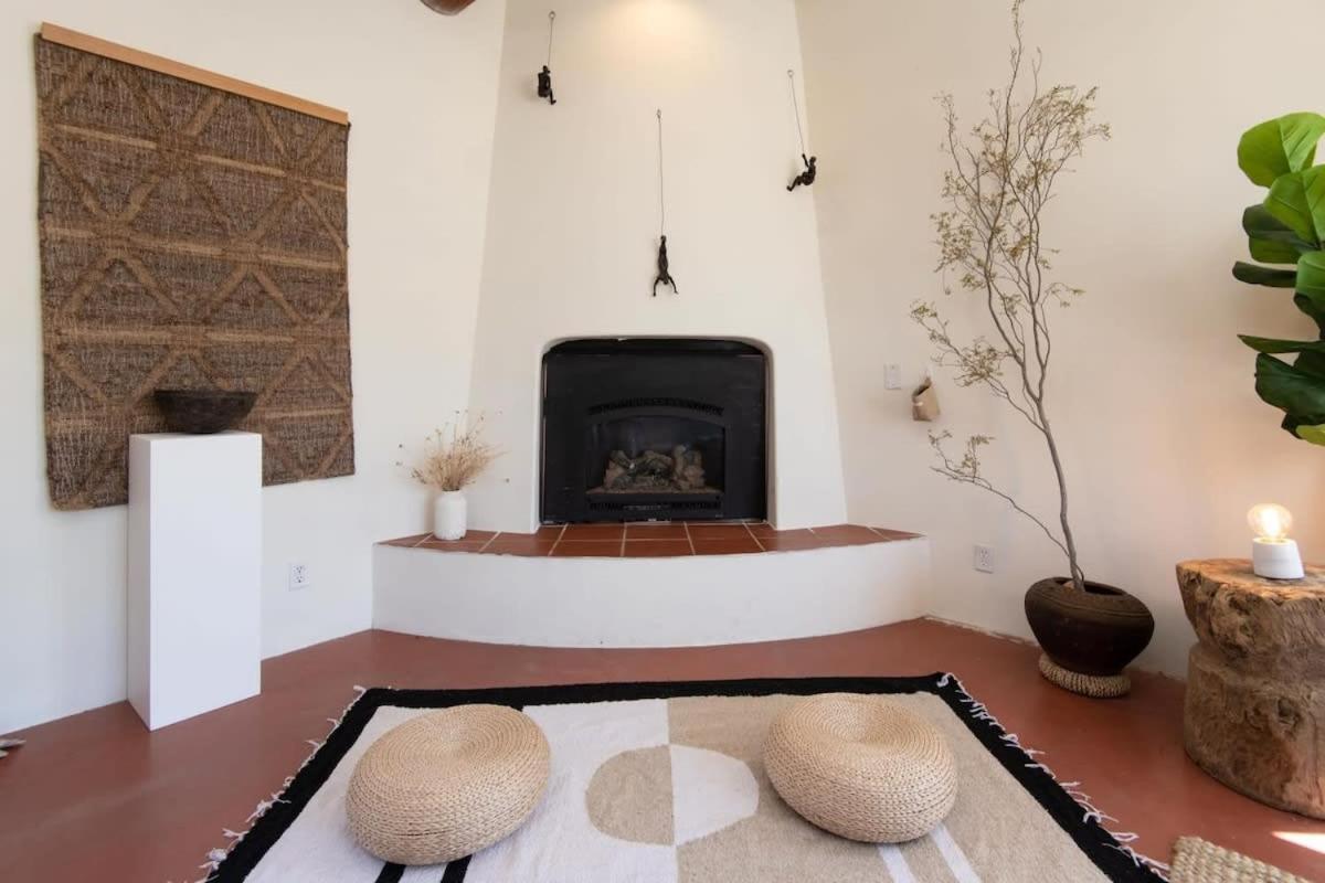 Renovated Lodge - Room 2 With Pool Access Joshua Tree Exterior photo
