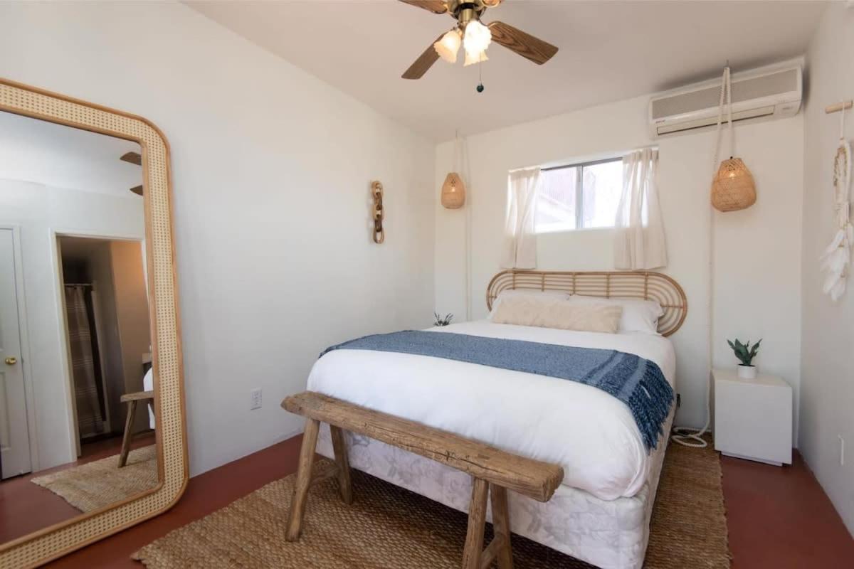 Renovated Lodge - Room 2 With Pool Access Joshua Tree Exterior photo