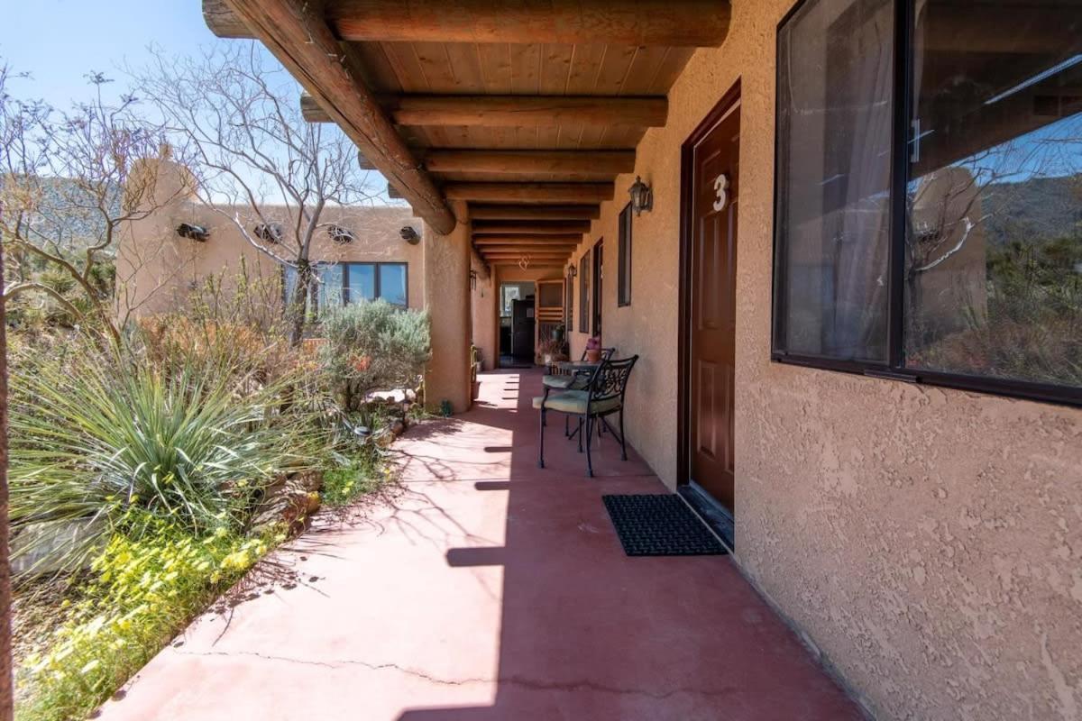 Renovated Lodge - Room 2 With Pool Access Joshua Tree Exterior photo
