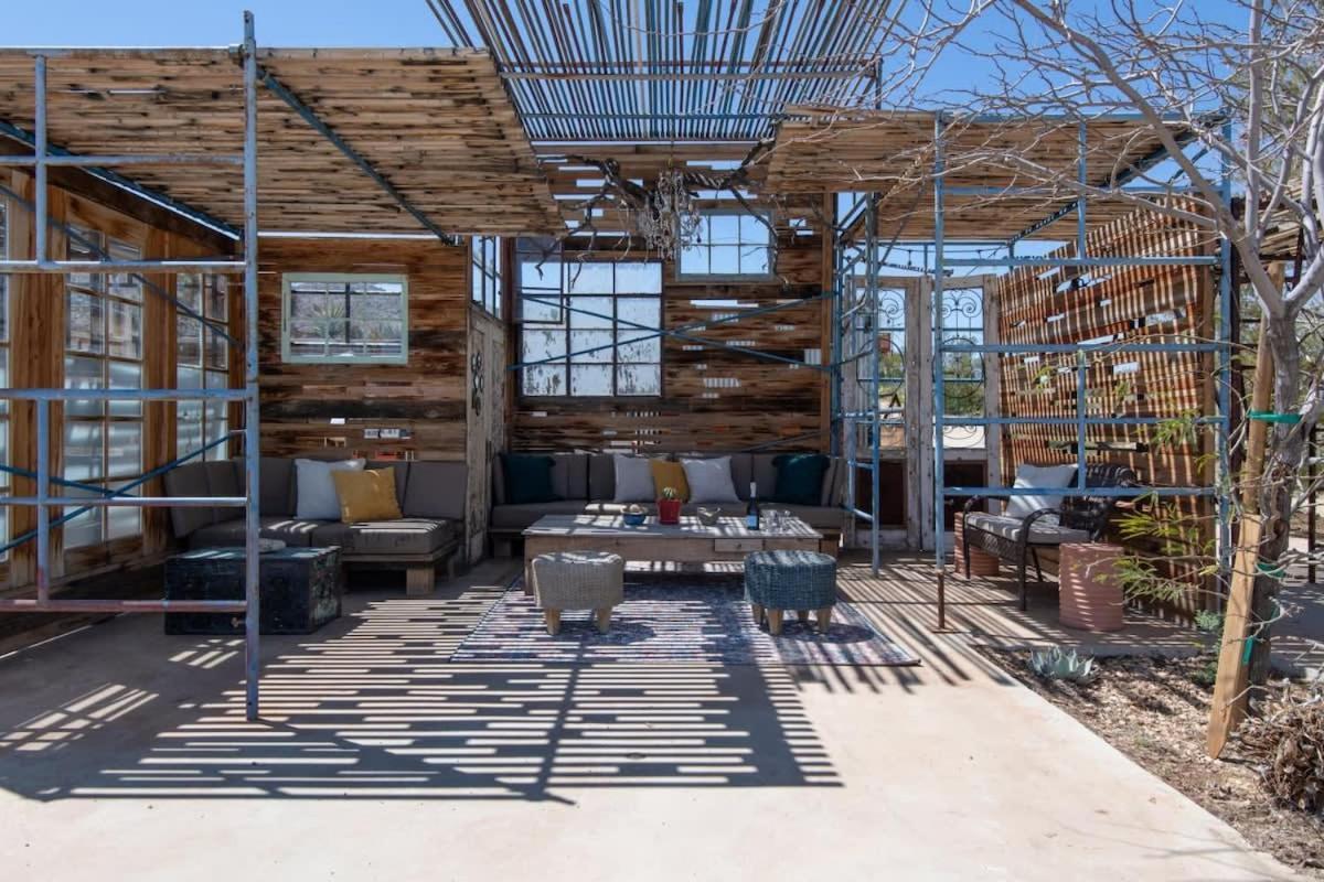 Renovated Lodge - Room 2 With Pool Access Joshua Tree Exterior photo